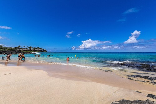 Peaceful home near the ocean with loft, pool, tennis. Ping-Pong & beach chairs
