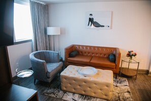 케이블 채널 시청이 가능한 50인치 평면 TV, TV