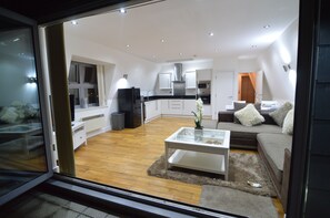Penthouse | Living area - Whitechapel Central Apartments (London)