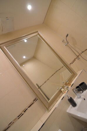 เพนท์เฮาส์ | ห้องน้ำ | ของใช้ในห้องน้ำฟรี, ผ้าเช็ดตัว