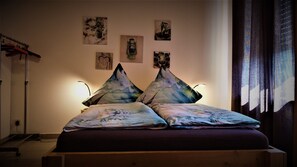 3 多间卧室、熨斗/熨衣板、WiFi、床单