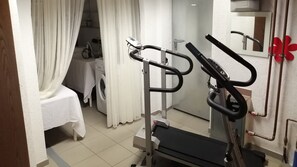 Fitness facility - Apartment with sauna and mountain view (Bad Wildbad)