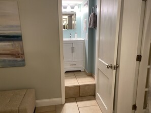 Interior - ⭐️ JC Base Camp - Huge Private Suite with Full Kitchen & Laundry (Johnson City)