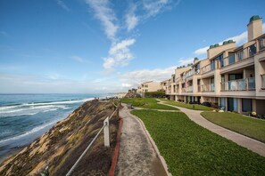 On the beach - Lookout Lair - Oceanfront Rental, Pool, Beach (Solana Beach)