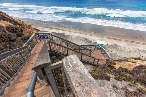 Oceanfront Sea’batical – Solana Beach Vacation Rental with Stunning Views