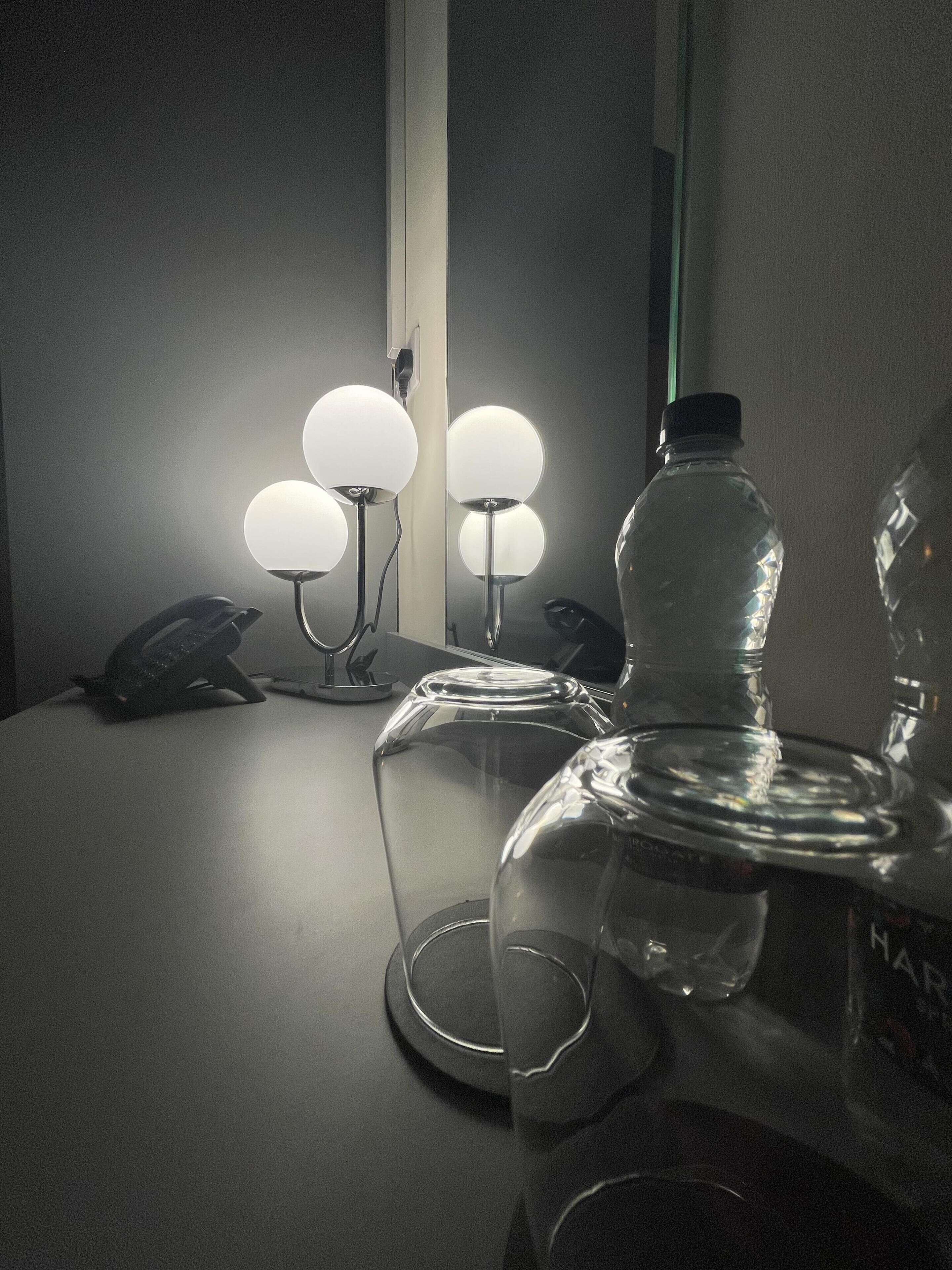 executive studio, ensuite | interior