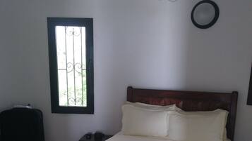 4 bedrooms, WiFi, bed sheets, wheelchair access