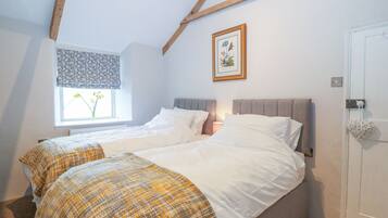3 bedrooms, individually decorated, individually furnished, free WiFi