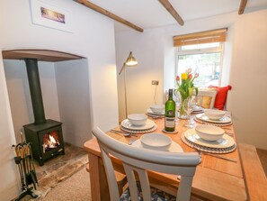 Casa de campo | Cocina privada | Microondas, parrilla de estufa, lavavajillas y tetera eléctrica