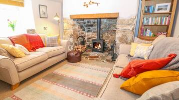 Cottage | Living room | TV