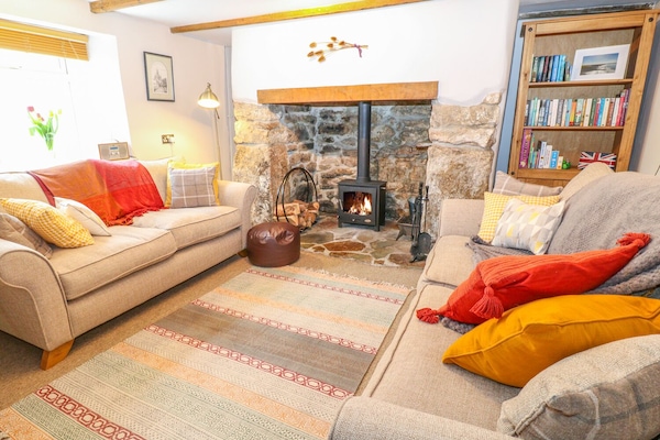 Cottage | Living room | TV