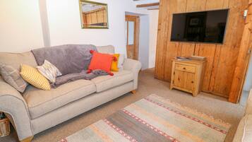 Cottage | Living room | TV