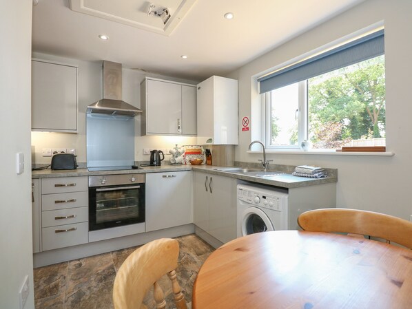 村舍 | 私人厨房 | 洗碗机、厨具/餐具