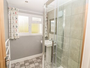 Cottage | Bagno | Doccia, asciugacapelli