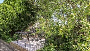 Cottage | Property grounds