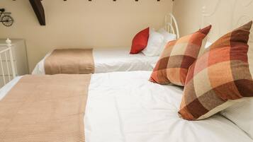 Cottage | 1 bedroom, individually decorated, individually furnished, free WiFi