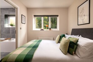 3 habitaciones, decoración personalizada y muebles diferentes 