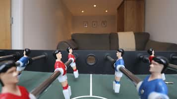 Cottage | Game room