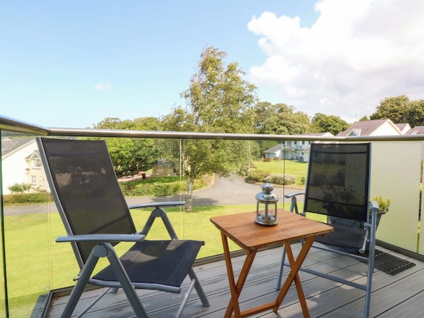 Cottage | Outdoor dining - Machlud Ynys (Y Felinheli)