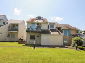 Cottage | Exterior - Machlud Ynys (Y Felinheli)