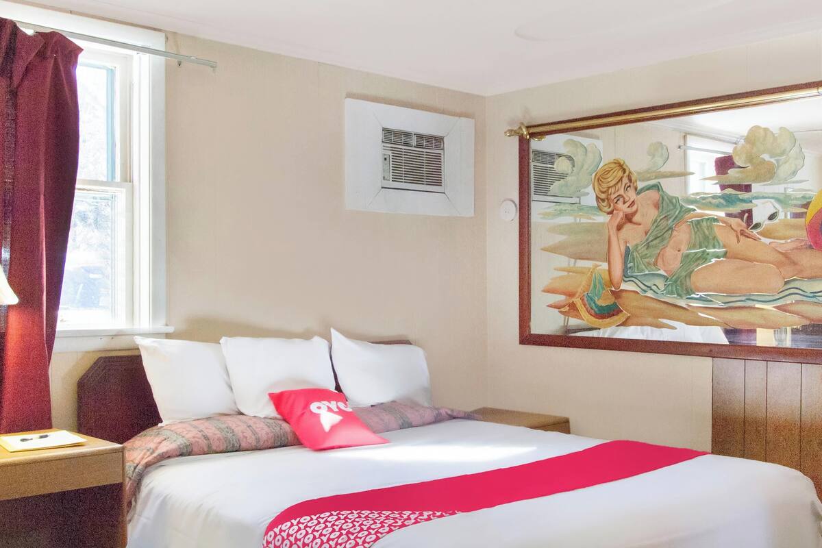 Phòng, 1 giường cỡ king | Bàn, bàn ủi/dụng cụ ủi quần áo, giường gấp/giường phụ (miễn phí) 