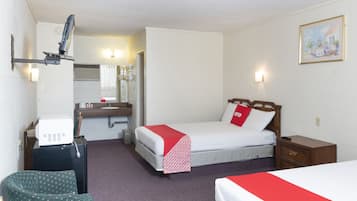 客房, 2 張加大雙人床 | 書桌、免費無線上網