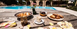 Free daily cooked-to-order breakfast  - Tenuta Santrifone (Secli)