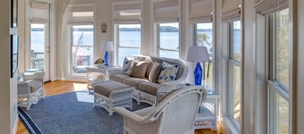 Great house with dock on Lake Murray SC.  Excellent for families, fishing, fun