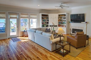 Smart TV, fireplace, Netflix, books