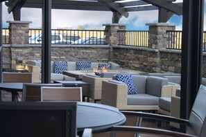 Bar (on property) - Holiday Inn Hotel & Suites Hopkinsville - Convention Ctr by IHG (Hopkinsville)