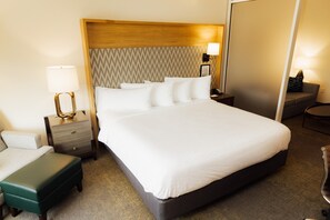 In-room safe, laptop workspace, iron/ironing board, free WiFi - Holiday Inn Hotel & Suites Hopkinsville - Convention Ctr by IHG (Hopkinsville)