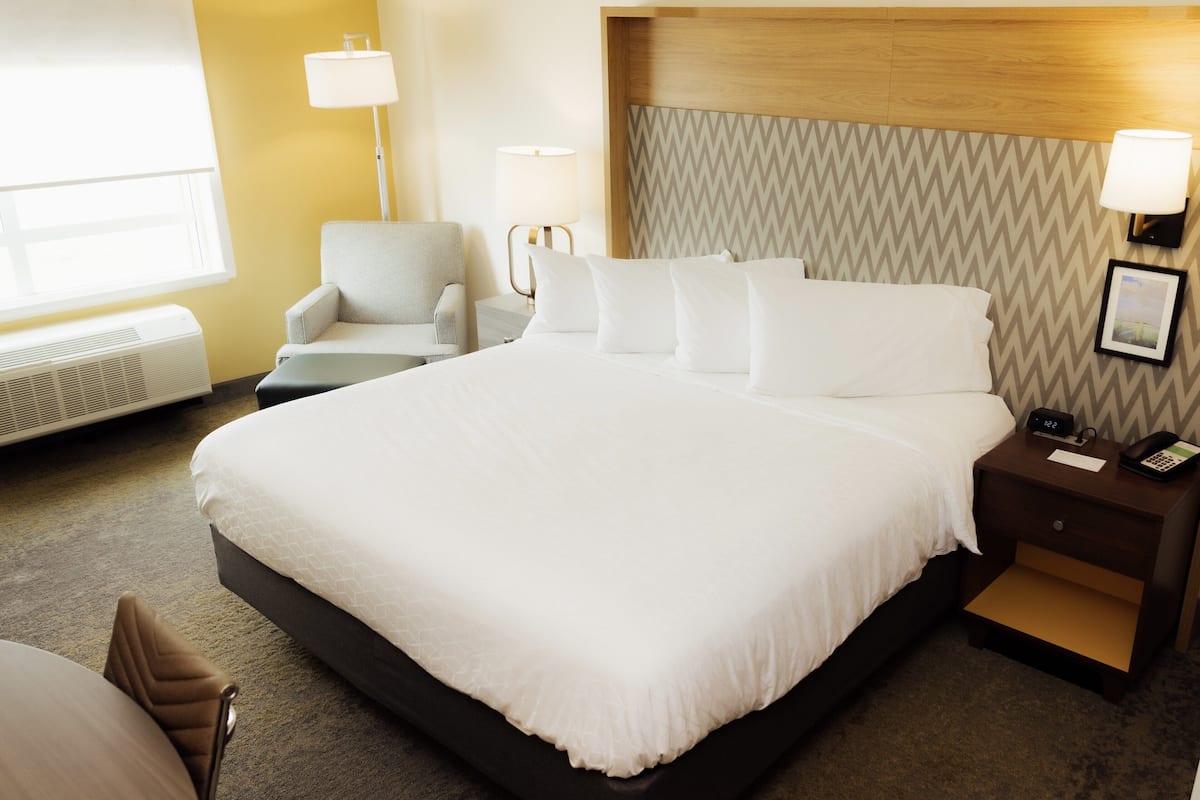 1 bedroom, in-room safe, laptop workspace, iron/ironing board