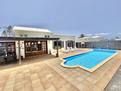 Villa privada de lujo de 2 dormitorios con piscina climatizada