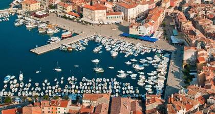 Zimmer in Rovinj mit Meerblick, Balkon, Klimaanlage, W-LAN (81-3)