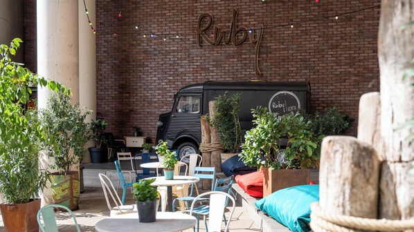 Outdoor dining - Ruby Lotti Hamburg (Hamburg)
