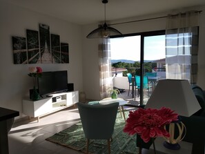 Älytelevisio, kirjoja, stereot