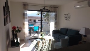 Älytelevisio, kirjoja, stereot