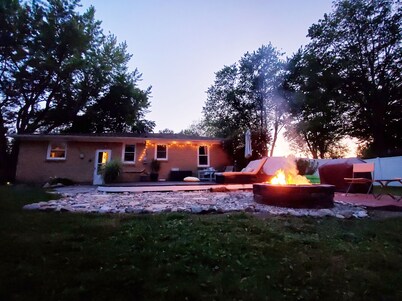 Breezy Pad, Close to the Lake, with Hot Tub