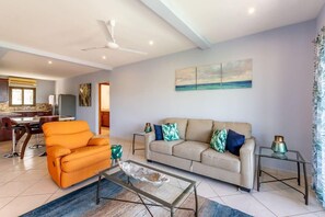 Unclassified image, 5 of 31, button - Ocean-View 2-BD Condo with Pool (Playa Flamingo)