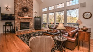 House, Multiple Beds, Hot Tub | Living room - The Lake's the Limit (Oakland)