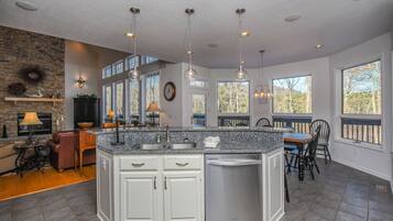 House, Multiple Beds, Hot Tub | Private kitchen | Fridge, microwave, stovetop, dishwasher