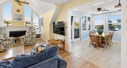 Fun2Sea: Oceanside with Private Hot Tub, Ocean Views, Quick Walk to the Beach!