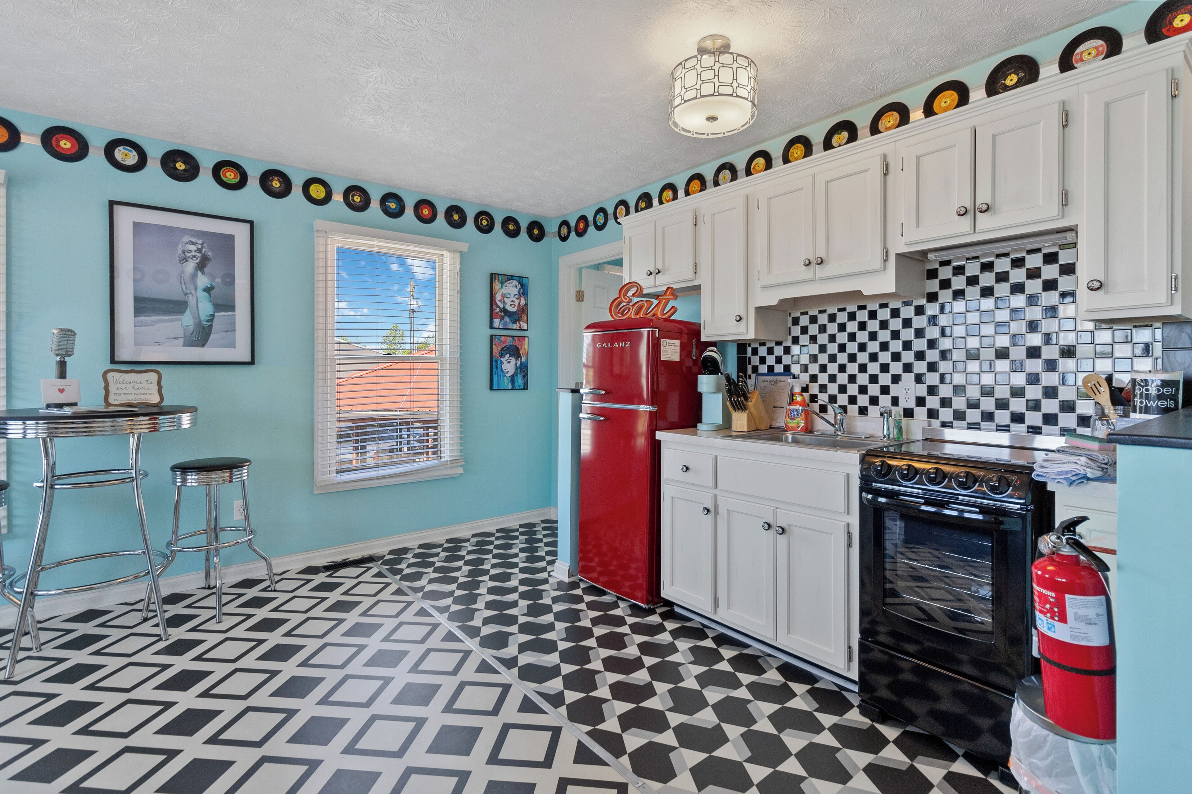 Fridge, microwave, coffee/tea maker, toaster oven