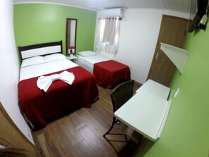 Suite Familia | Minibar, free WiFi, bed sheets