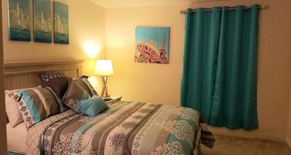 ❤ Lovely condo! Walking distance to Strip with pool & spa