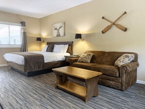 Rom – signature | Skrivebord, skrivebord for bærbar PC og strykejern/-brett