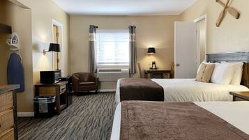 Desk, laptop workspace, iron/ironing board, free WiFi