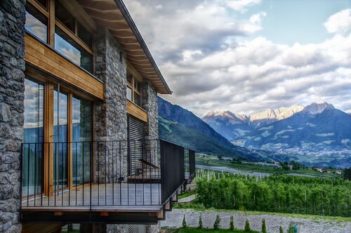 Large premium apartment on organic farm - quiet location - panorama - families - hiking