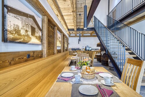 Modern and quiet vacation apartment on an organic farm - for couples - hiking - near Merano