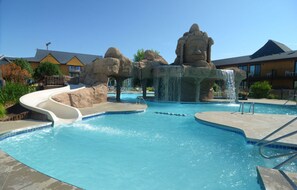 Indoor pool, outdoor pool - Two Bedroom Deluxe Luxury Condo, Wisconsin Dells (1836445) (Wisconsin Dells)